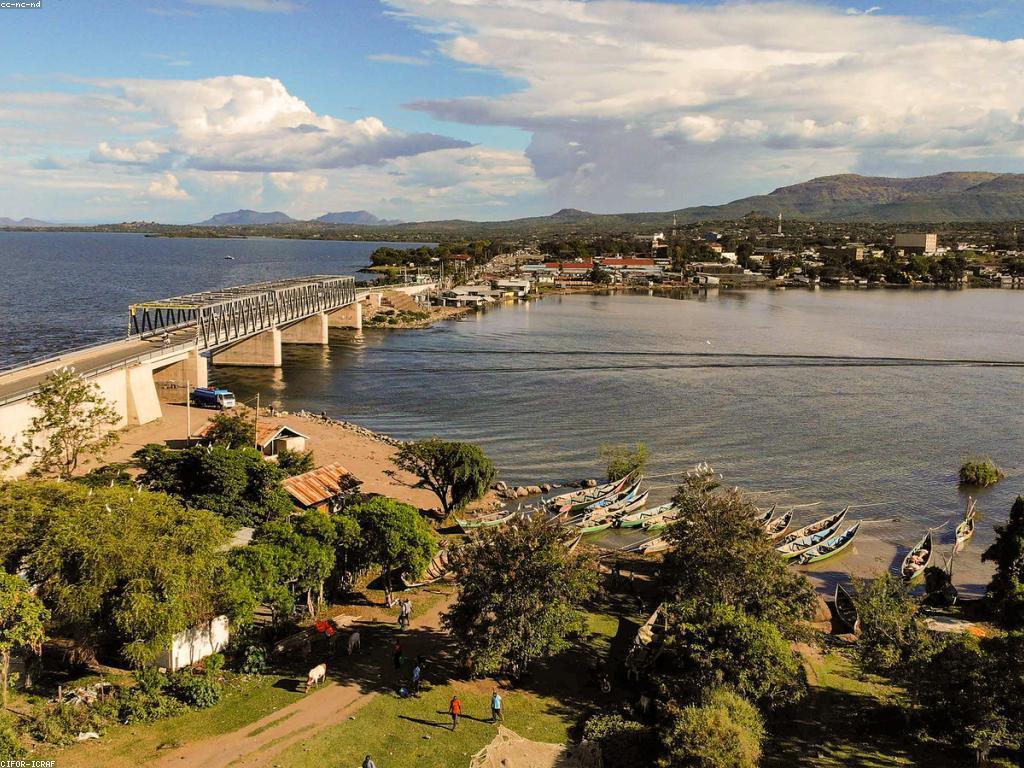 សហគមន៍ និងការពិភាក្សា: ការបង្កើត និងការអភិវឌ្ឍន៍