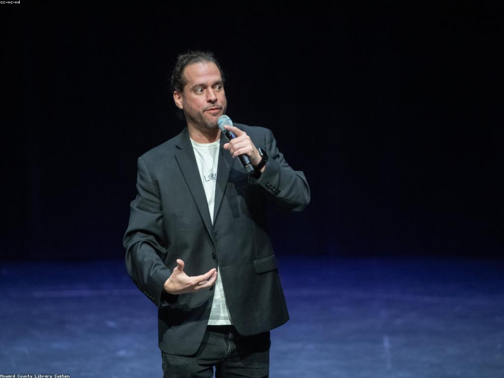 សហគមន៍ និងការពិភាក្សា: ការបង្កើត និងការអភិវឌ្ឍន៍